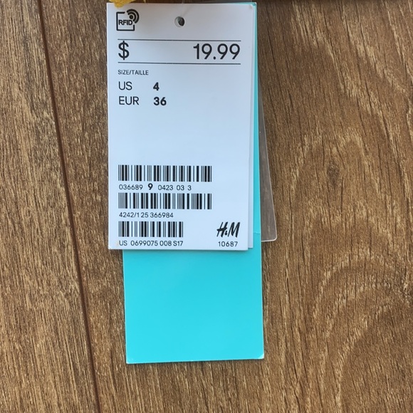 Bikini - Picture 3 of 3